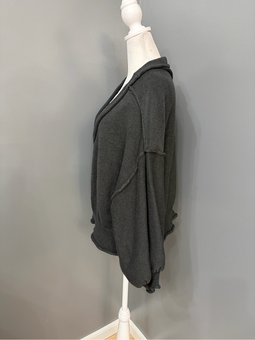 POL Charcoal 100% Cotton Knit V-Neck Pullover Sweater Balloon Sleeve Relaxed M - Picture 3 of 16